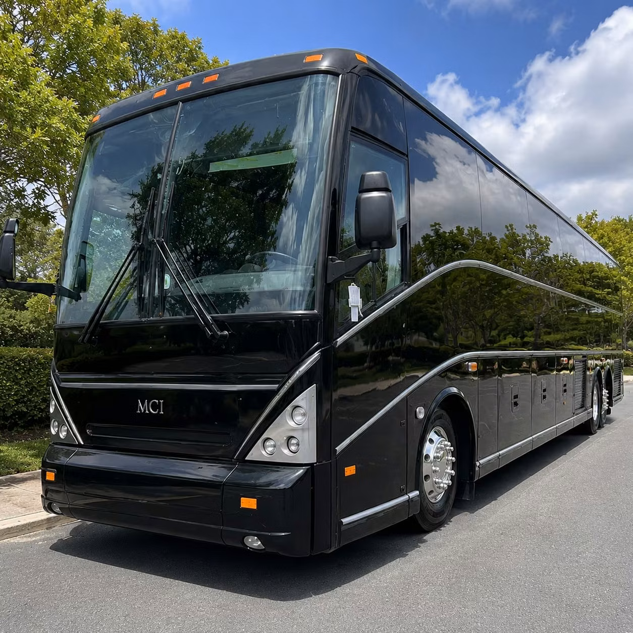 employee commuter shuttle bus rentals in lexington kentucky