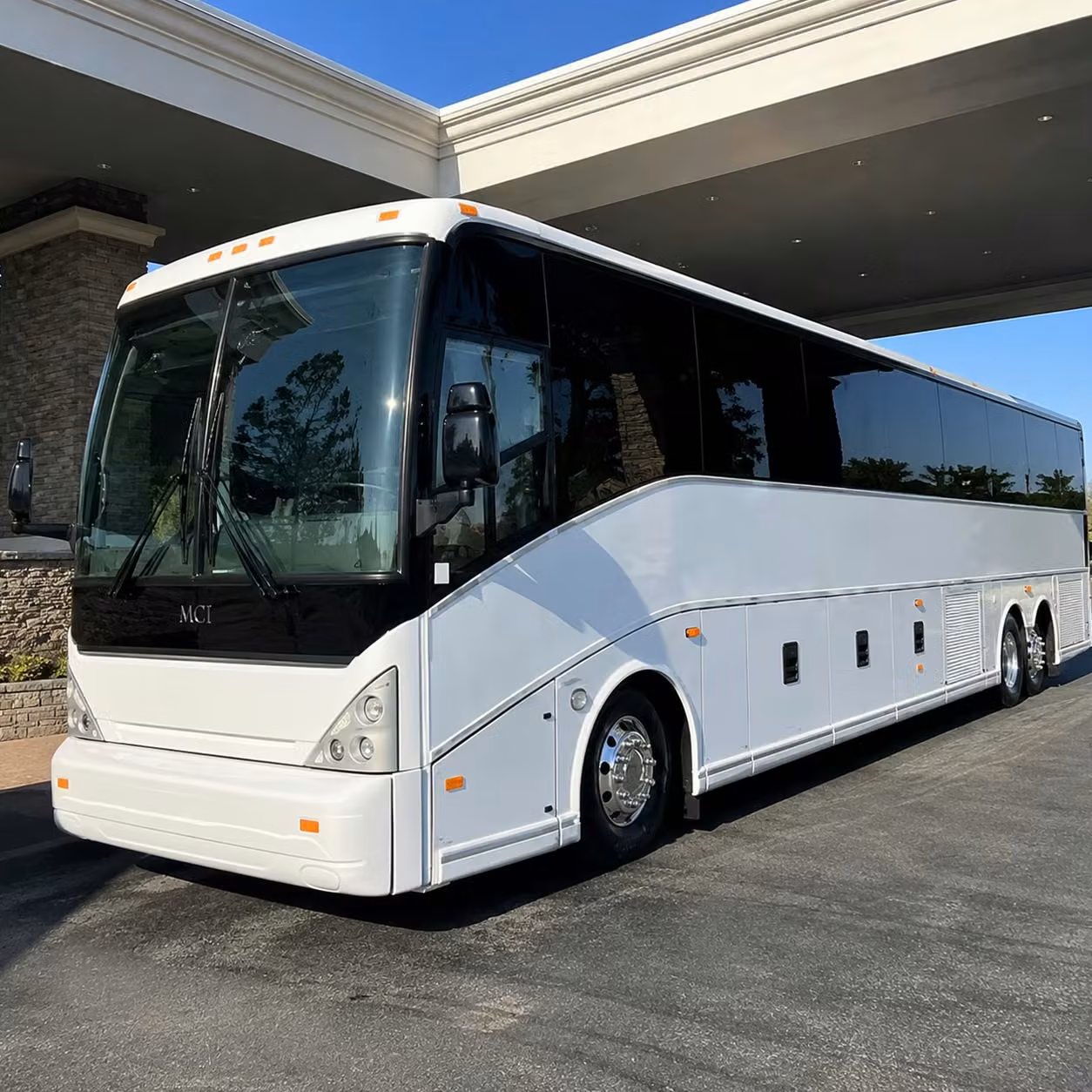 hotel airport shuttle buses for lexington groups