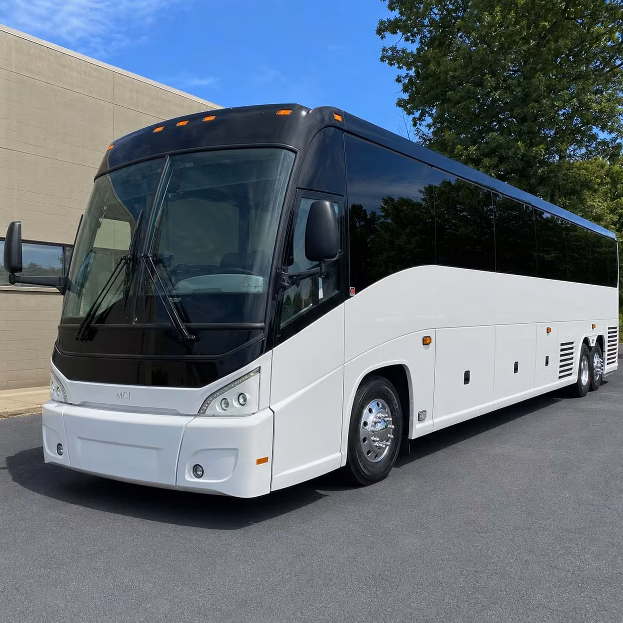 multi day charter bus rentals for lexington corporate retreats and conference travel