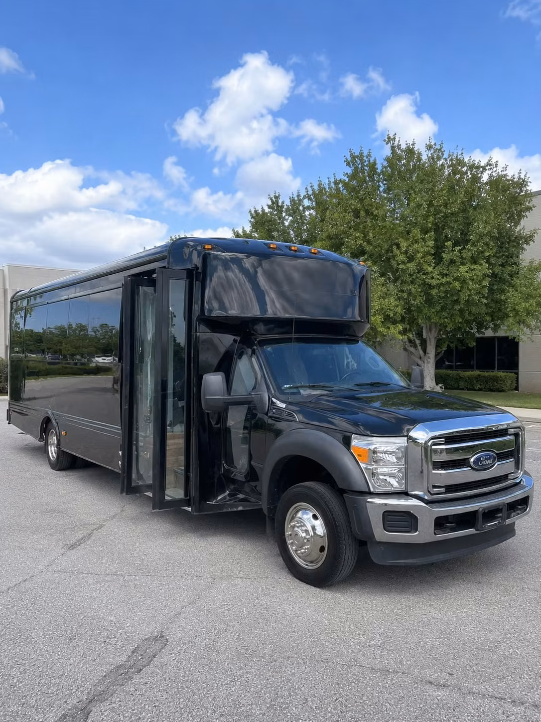party bus rentals for bachelorette parties and birthday concerts in lexington