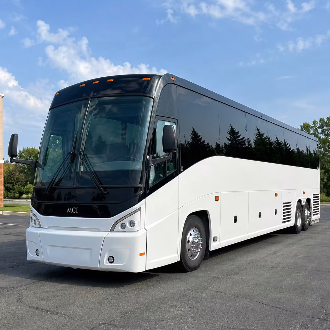 school and university groups in lexington rely on long distance charter buses